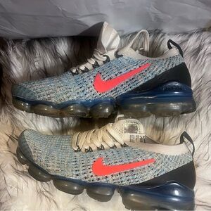 Nike VaporMax Flyknit Blue and Pink Sneakers